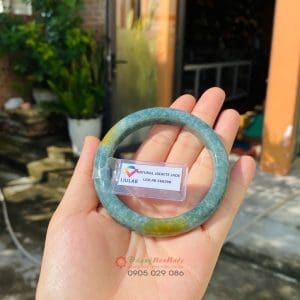 Vòng tay nguyên khối ngọc lam