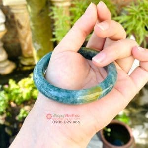 Vòng tay nguyên khối ngọc lam