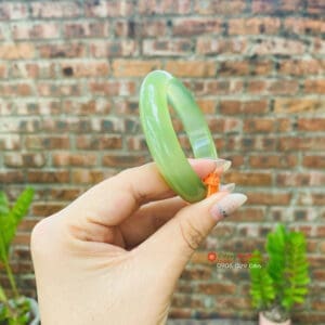 Vòng tay nguyên khối