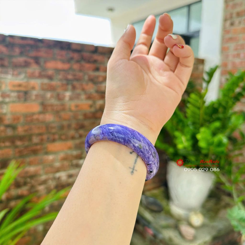 Vòng tay đá mắt rồng Charoite