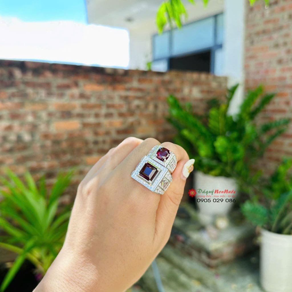 Nhẫn đá thạch anh Garnet