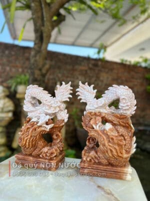 Tượng rồng đứng